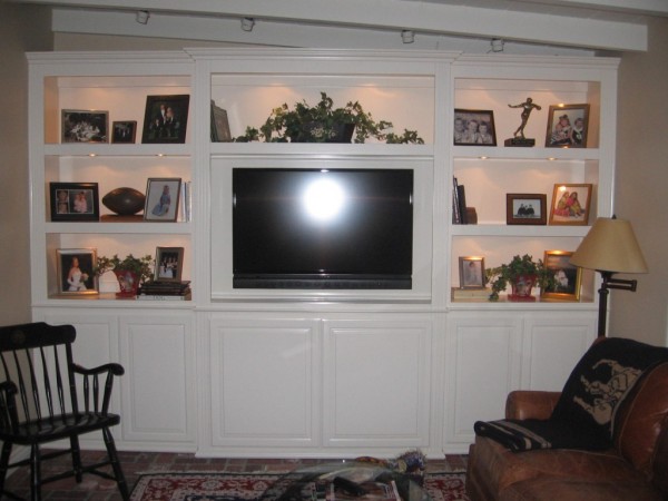 White lacquer built in bookshelves in Tustin, CA