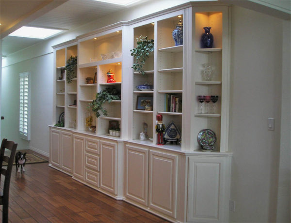 White built in shelves